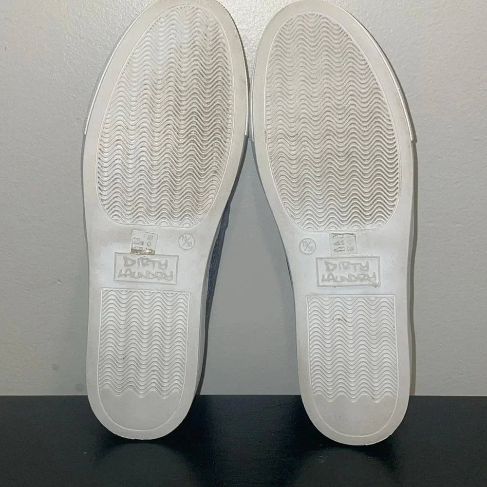 Dirty Laundry Slip Ons.  Size 7.5. Beautiful Rose Appliqué.